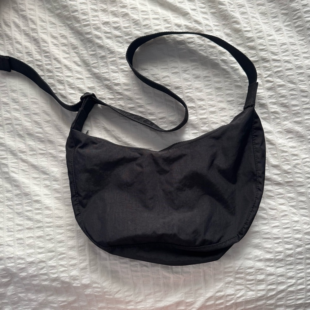 BAGGU medium crescent bag — black